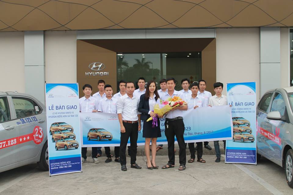 HYUNDAI ĐÔNG ANH tổ chức lễ bàn giao xe cho đơn vị TAXI 123