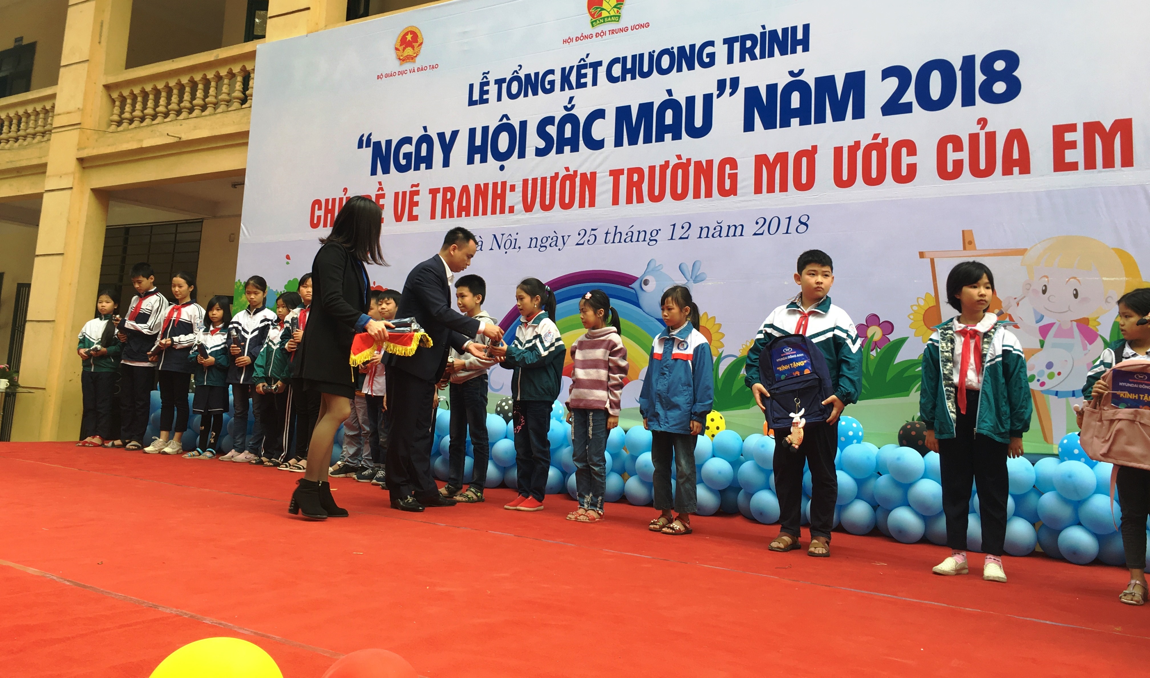 CHIA SẺ ĐỂ YÊU THƯƠNG-CÙNG HYUNDAI ĐÔNG ANH, ĐÓN GIÁNG SINH AN LÀNH